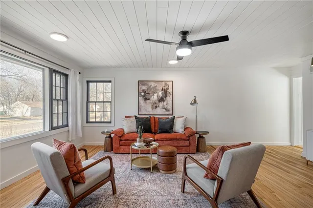 $320,000 | 8133 Woodward, Overland Park, KS 66204