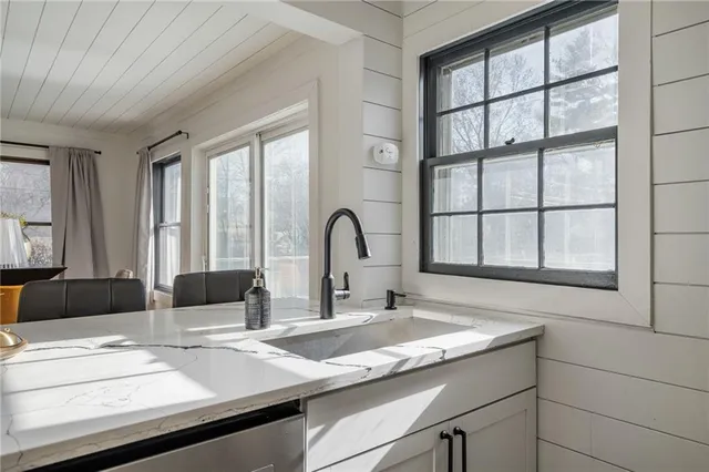 $320,000 | 8133 Woodward, Overland Park, KS 66204