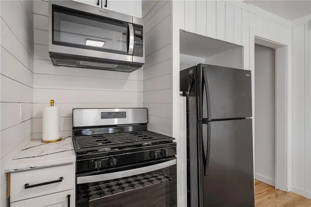 $320,000 | 8133 Woodward, Overland Park, KS 66204