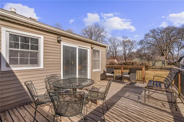 $320,000 | 8133 Woodward, Overland Park, KS 66204