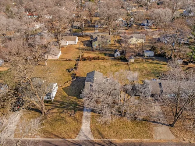 $320,000 | 8133 Woodward, Overland Park, KS 66204