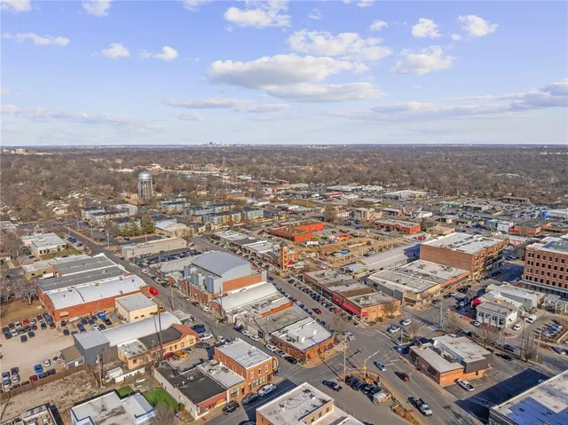 $320,000 | 8133 Woodward, Overland Park, KS 66204