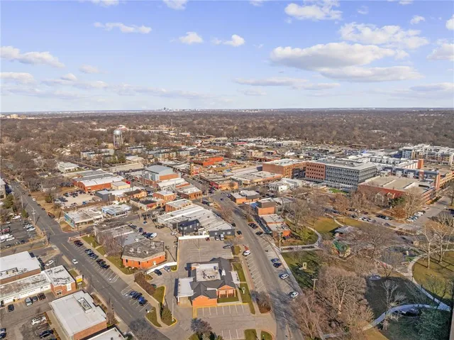 $320,000 | 8133 Woodward, Overland Park, KS 66204