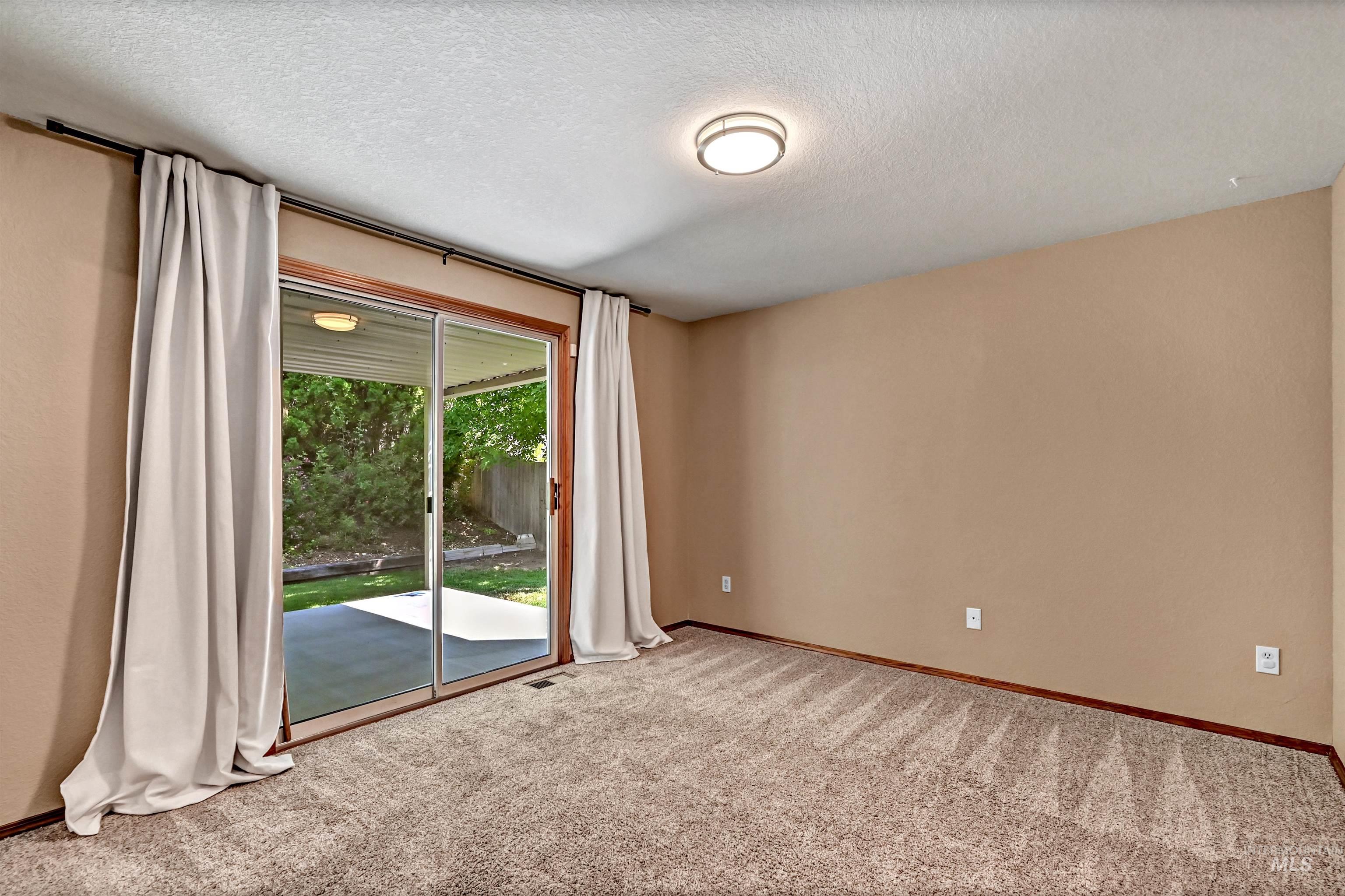 3327 South Crosspoint Avenue Boise, ID 83706 - Photo 15 of 32