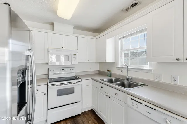 $299,000 | 4943 North Hampton Drive Southeast, Southport, NC 28461