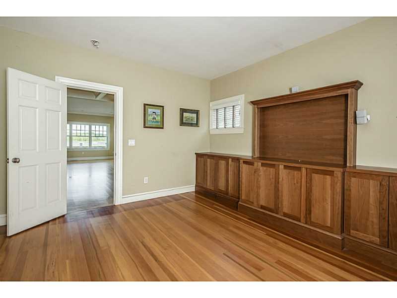 33 Read Avenue Warren, RI 02885 - Photo 12 of 25 Den/Family/Great Room.