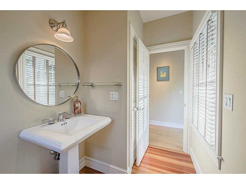 33 Read Avenue Warren, RI 02885 - Photo 14 of 25 Bathroom.