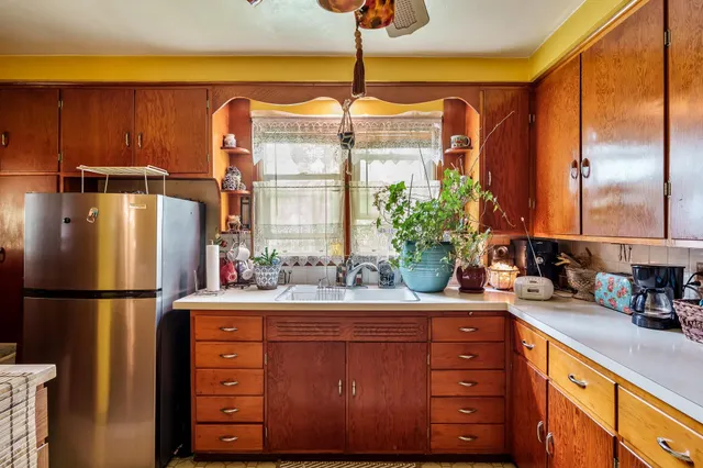 $95,000 | 1422 South Burchard Avenue, Freeport, IL 61032