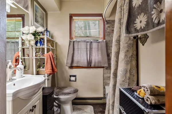 $95,000 | 1422 South Burchard Avenue, Freeport, IL 61032