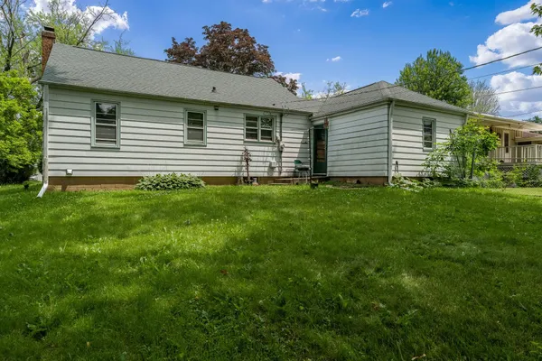 $95,000 | 1422 South Burchard Avenue, Freeport, IL 61032