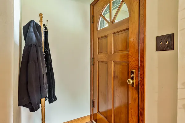 $95,000 | 1422 South Burchard Avenue, Freeport, IL 61032