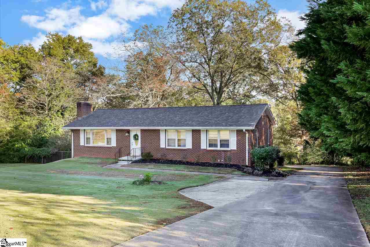 78 Ridge Road Greenville, SC 29617 - Photo 1 of 27