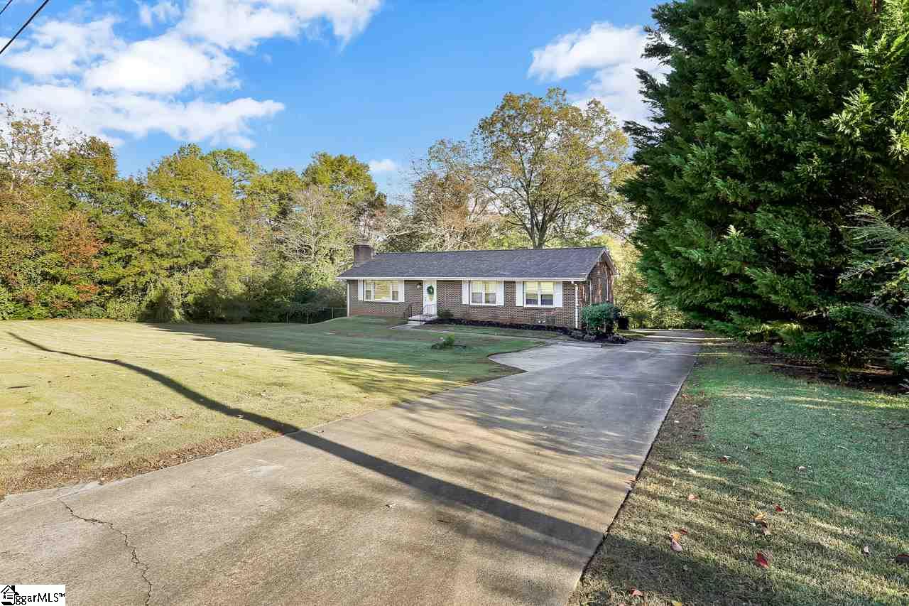 78 Ridge Road Greenville, SC 29617 - Photo 2 of 27