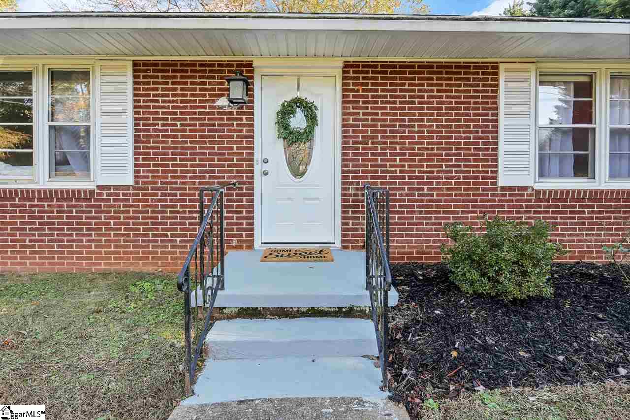 78 Ridge Road Greenville, SC 29617 - Photo 3 of 27
