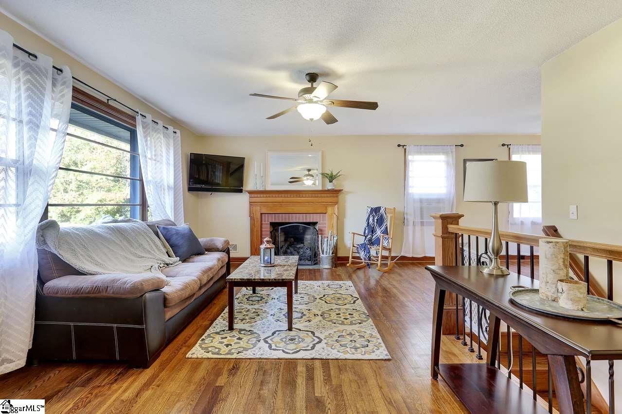 78 Ridge Road Greenville, SC 29617 - Photo 4 of 27