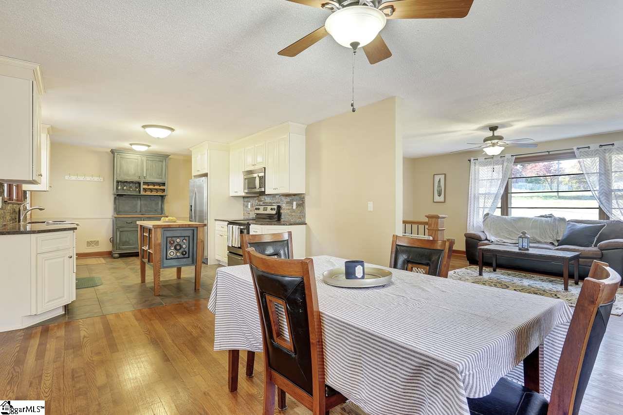 78 Ridge Road Greenville, SC 29617 - Photo 7 of 27