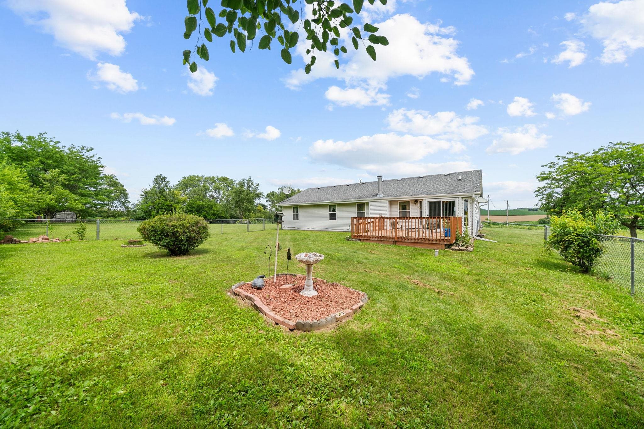 8974 North Pecatonica Road Pecatonica, IL 61063 - Photo 27 of 34