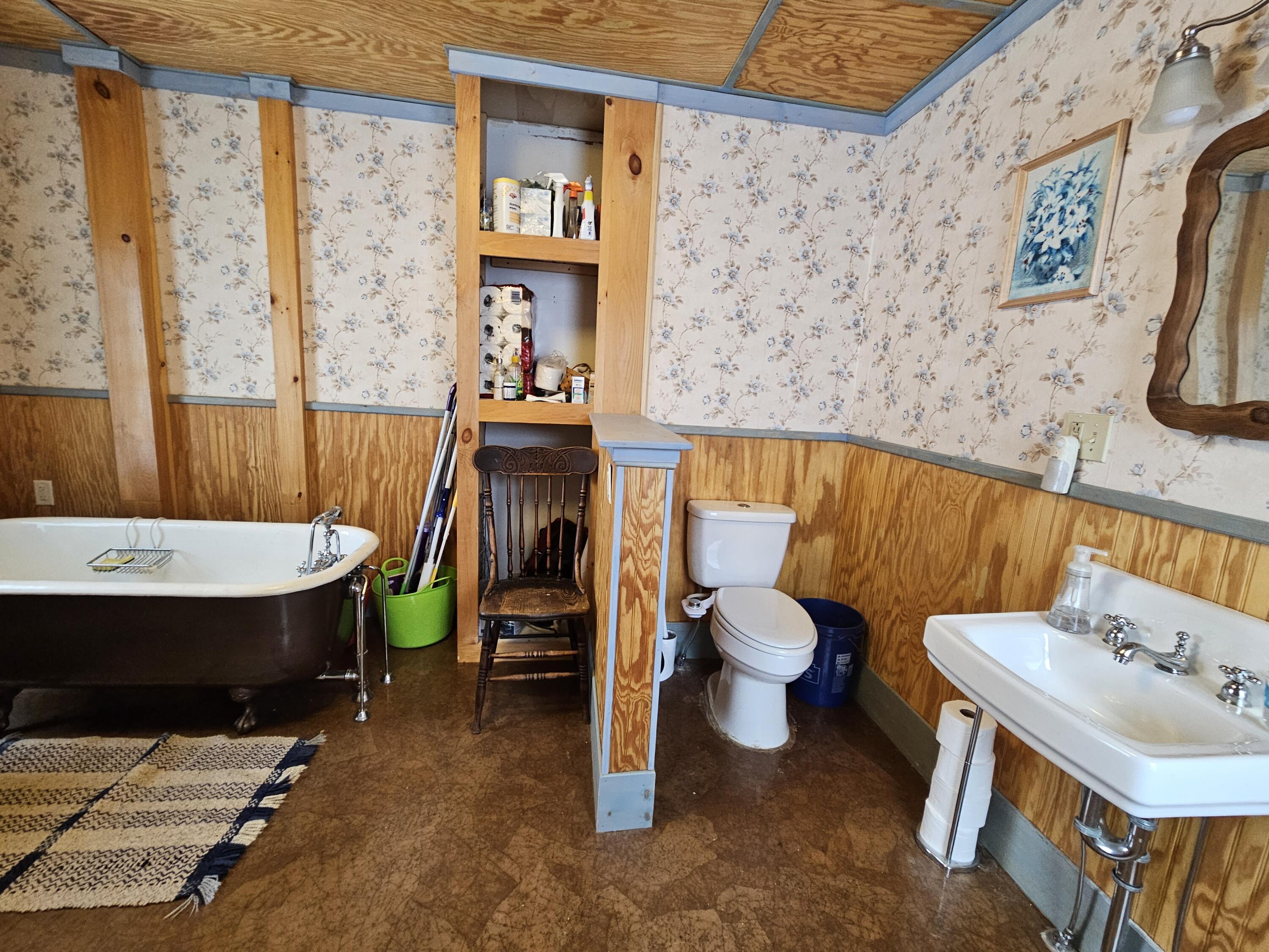182 Main Road South Hampden, ME 04444 - Photo 19 of 35 K18 Bathroom