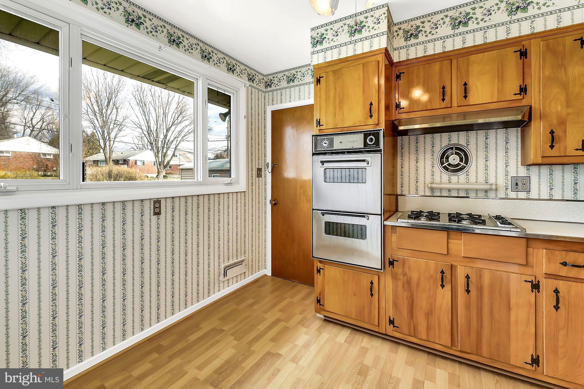 12 Hathaway Road Lutherville-Timonium, MD 21093 - Photo 13 of 52 Functional kitchen with access to patio