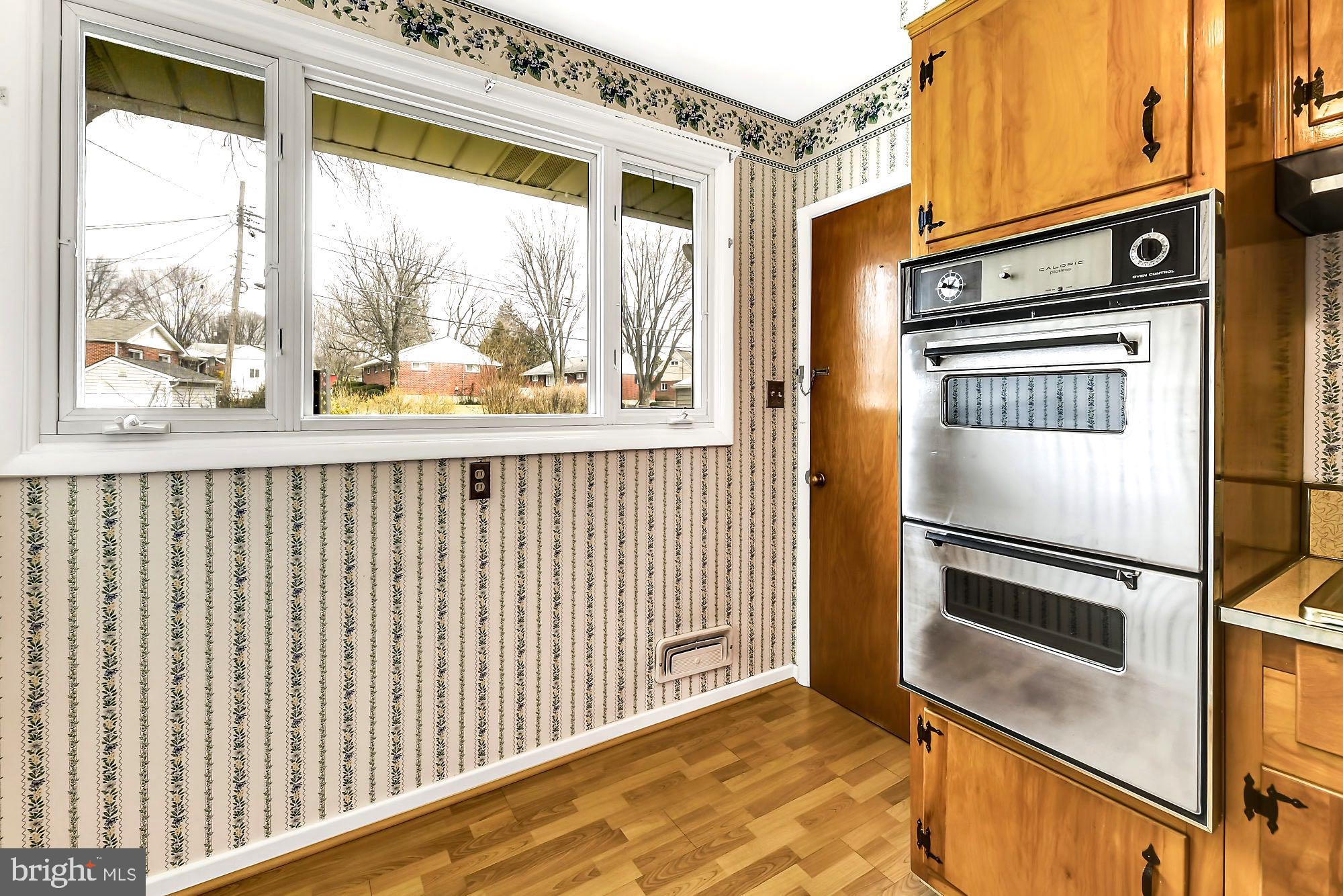 12 Hathaway Road Lutherville-Timonium, MD 21093 - Photo 16 of 52 Stainless appliances