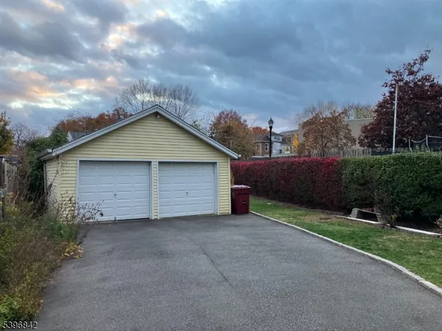 $2,200 | 147 Harrison Street, Nutley, NJ 07110