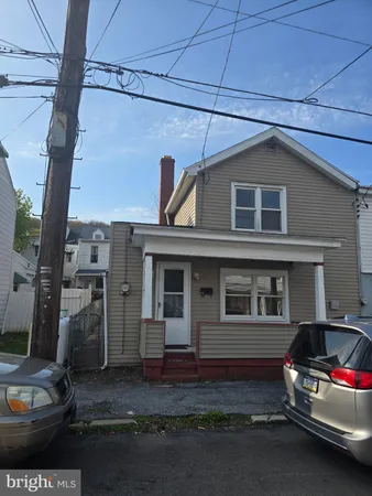 $1,300 | 324 East Market Street, Mahanoy City, PA 17948