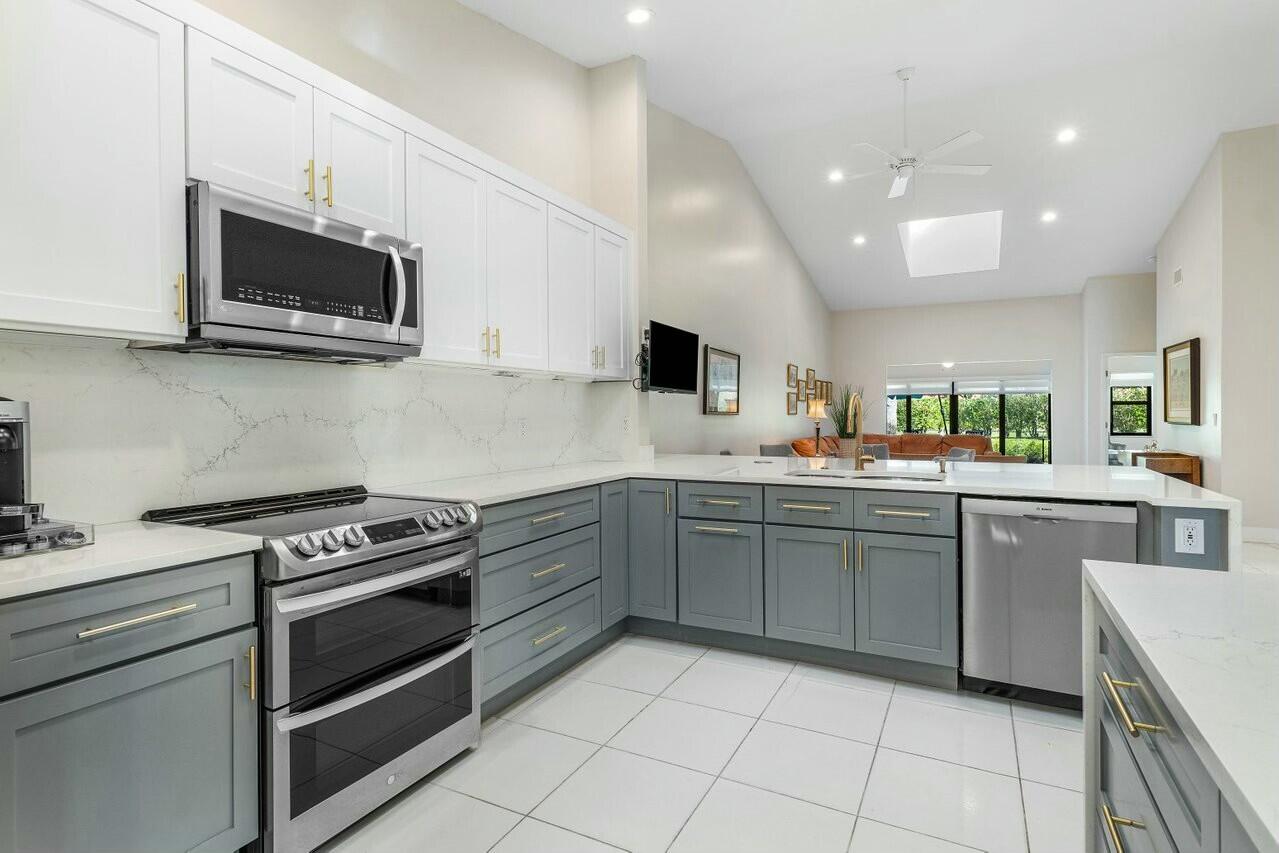 8211 Springlake Drive Boca Raton, FL 33496 - Photo 12 of 49 Kitchen