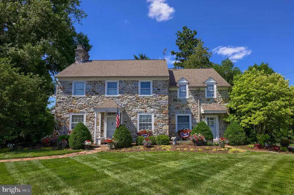$300,000 | 371 East Main Street, New Holland, PA 17557