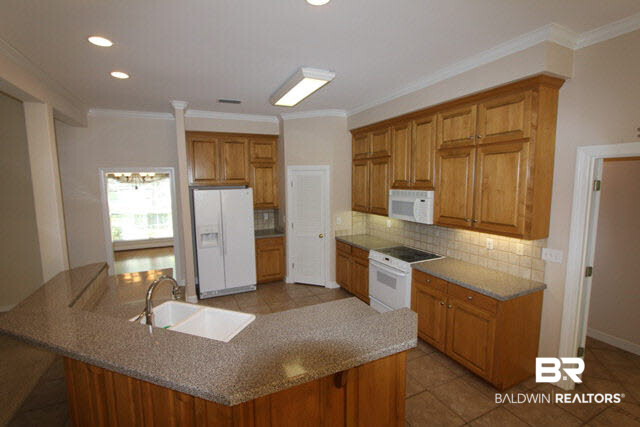 128 Wedge Loop Fairhope, AL 36532 - Photo 7 of 35 Kitchen