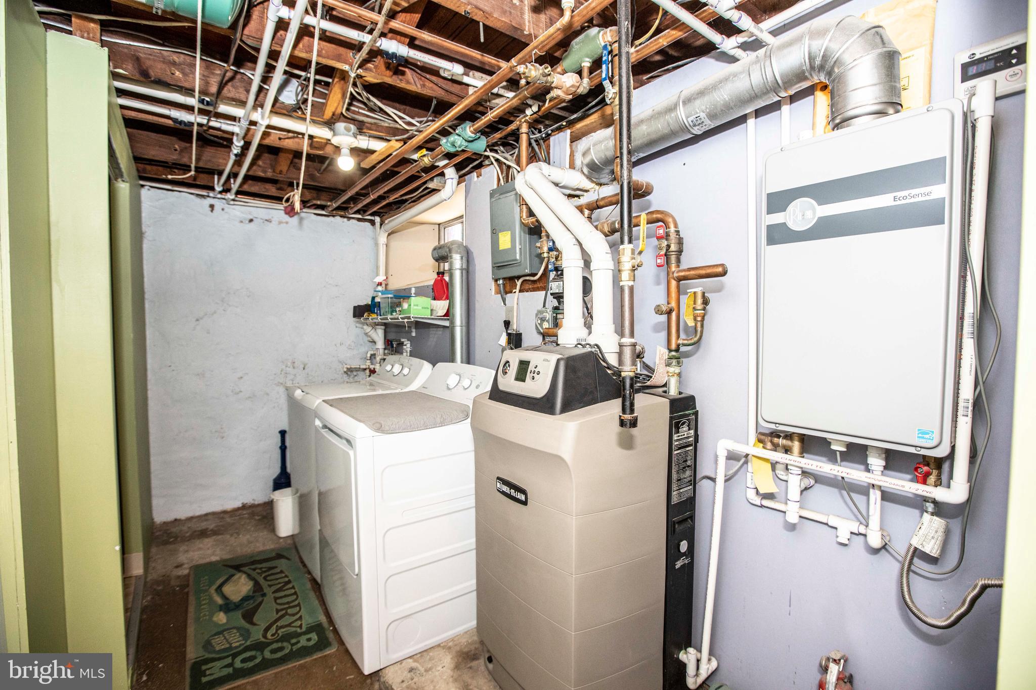 9 West Broad Street Reading, PA 19607 - Photo 13 of 27 Washer/dryer/ utilities