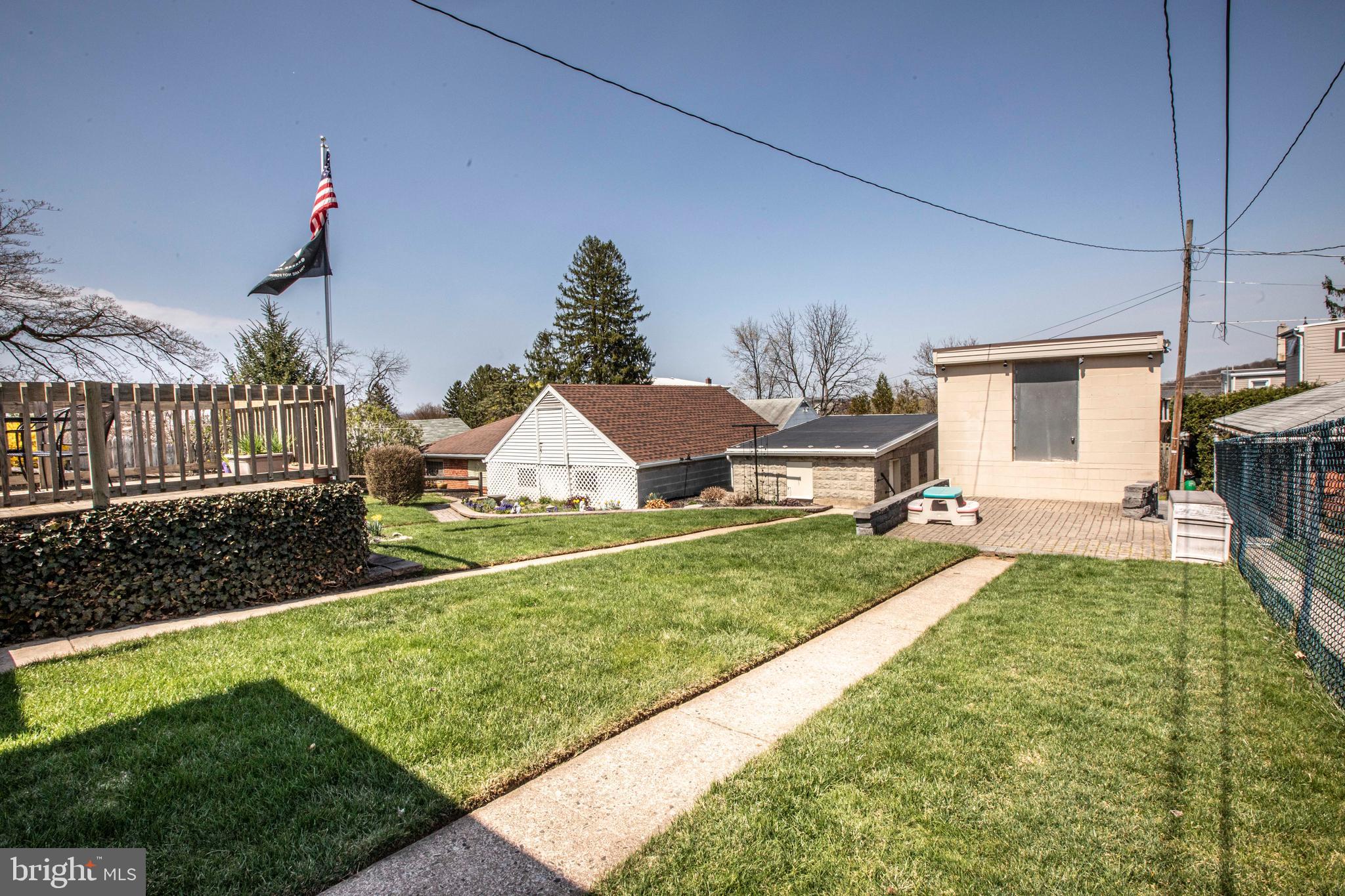 9 West Broad Street Reading, PA 19607 - Photo 22 of 27 Back yard