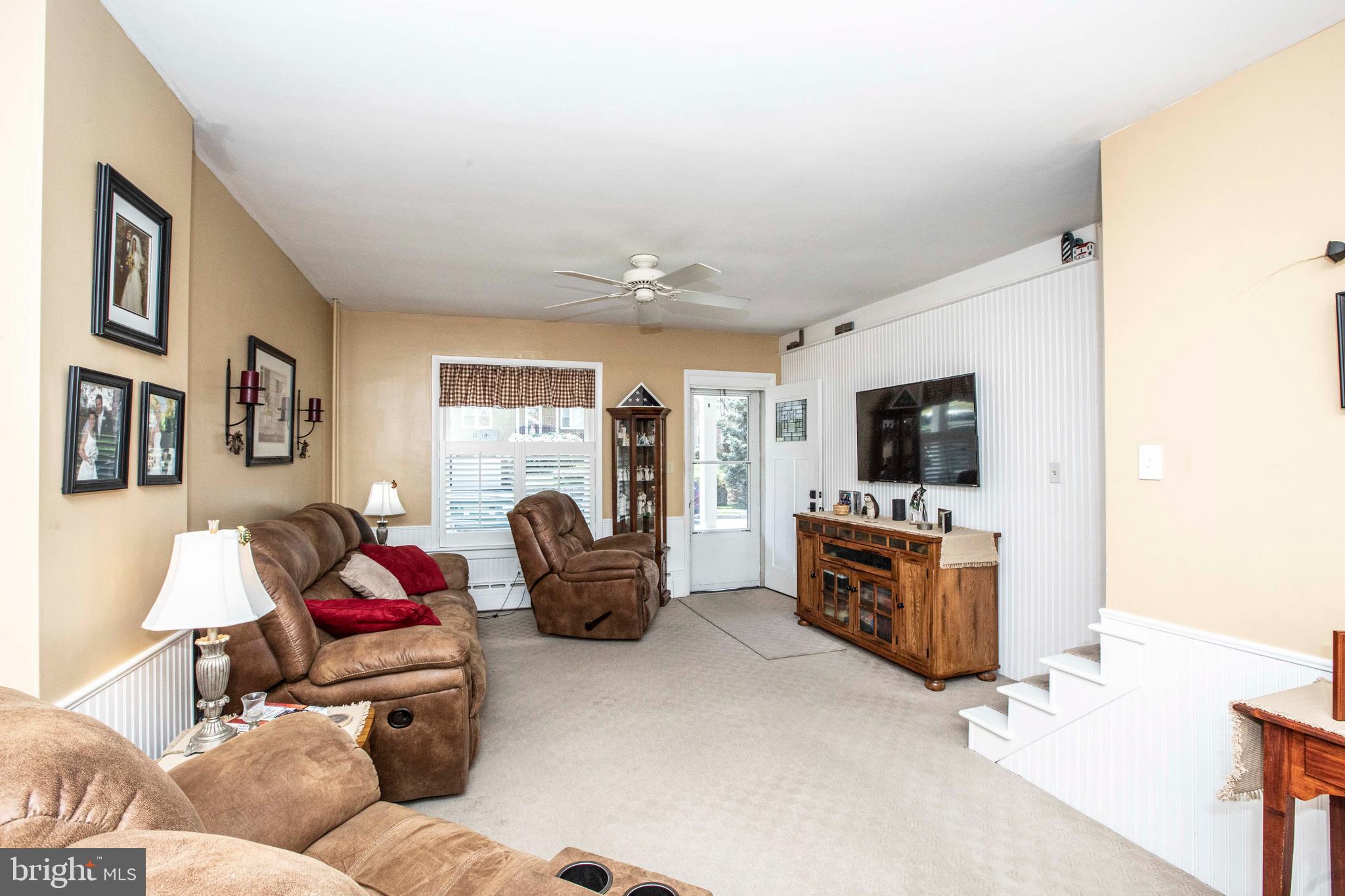 9 West Broad Street Reading, PA 19607 - Photo 6 of 27 Family room