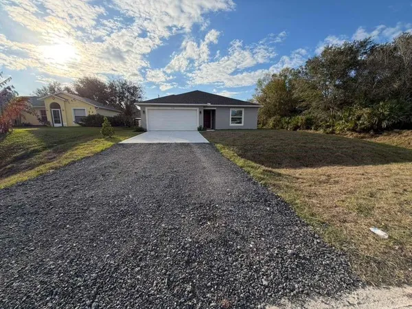 $2,000 | 7785 104th Court, Vero Beach, FL 32967