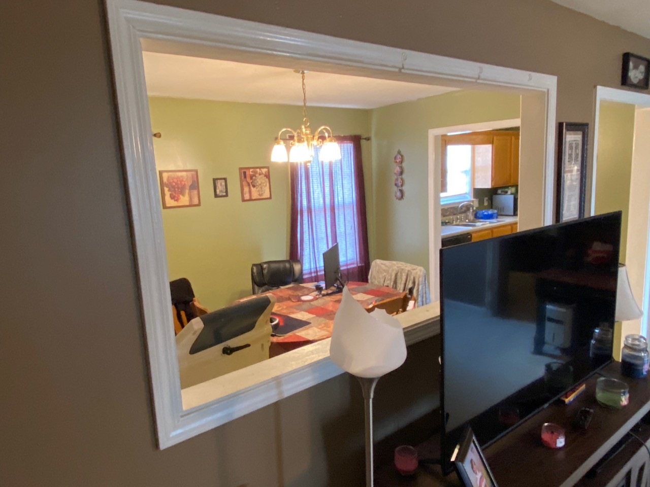 2102 Bennett Court Columbia, TN 38401 - Photo 15 of 19 a room with furniture and a mirror