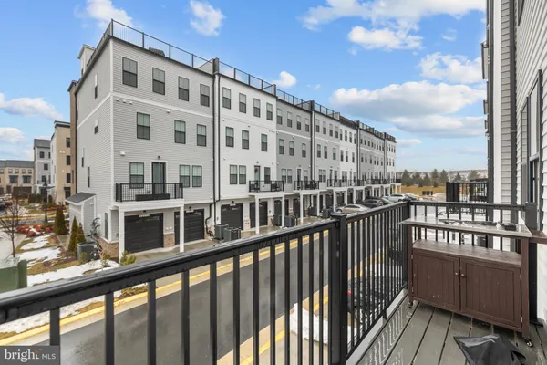 $619,038 | 43255 Farringdon Square, Ashburn, VA 20148