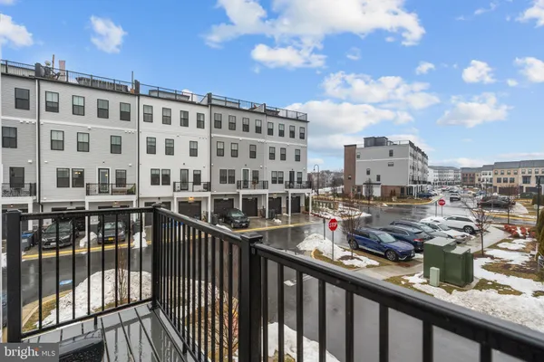 $619,038 | 43255 Farringdon Square, Ashburn, VA 20148