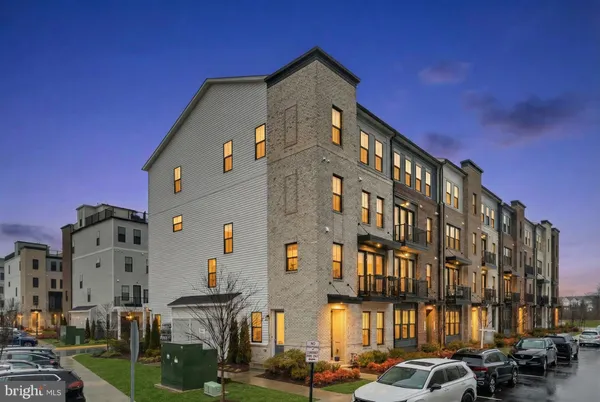 $619,038 | 43255 Farringdon Square, Ashburn, VA 20148