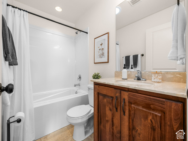 1288 North Horizon View Loop Elk Ridge, UT 84651 - Photo 18 of 38 Integrated bathtub and shower with a white surround