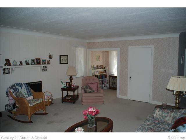 1231 Center Street Inkster, MI 48141 - Photo 4 of 6 living room.jpg