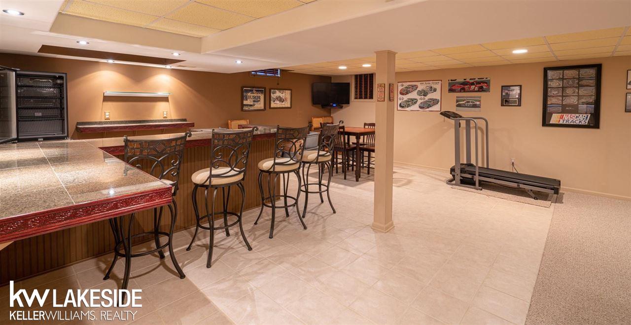 534 Slumber Lane Rochester, MI 48307 - Photo 18 of 36 BIG BIG FINISHED BASEMENT