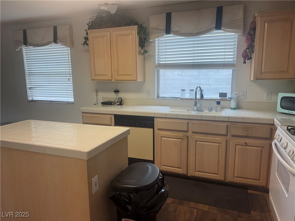 5436 Winning Spirit Las Vegas, NV 89113 - Photo 4 of 25