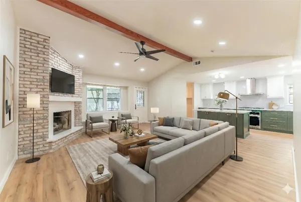 $3,800 | 6119 South Braeswood Boulevard, Houston, TX 77096