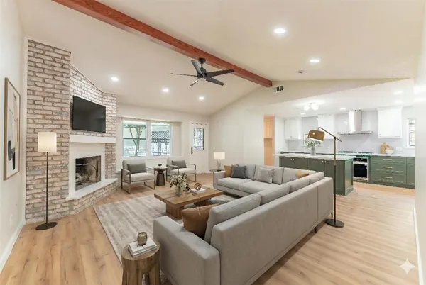 $3,800 | 6119 South Braeswood Boulevard, Houston, TX 77096