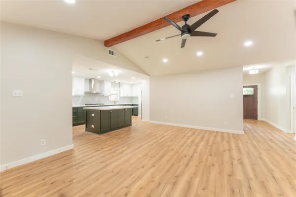 $3,800 | 6119 South Braeswood Boulevard, Houston, TX 77096