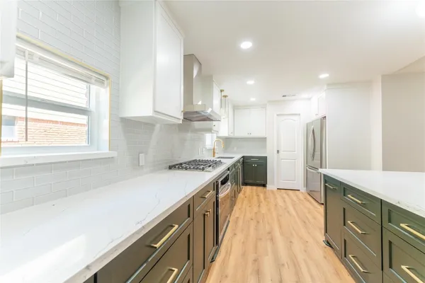 $3,800 | 6119 South Braeswood Boulevard, Houston, TX 77096