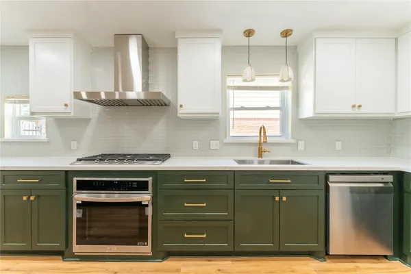 $3,800 | 6119 South Braeswood Boulevard, Houston, TX 77096