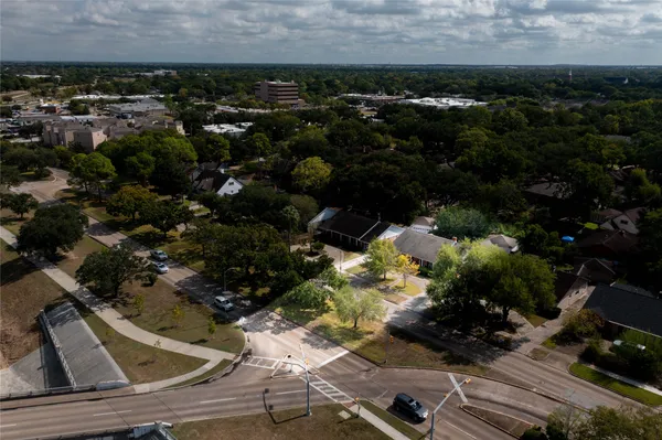 $3,800 | 6119 South Braeswood Boulevard, Houston, TX 77096