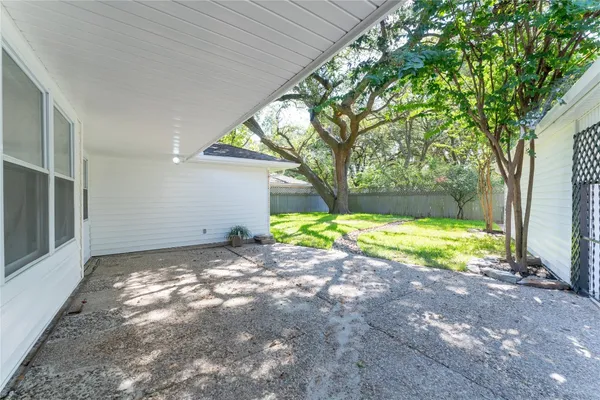 $3,800 | 6119 South Braeswood Boulevard, Houston, TX 77096