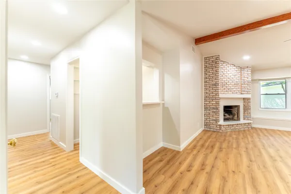 $3,800 | 6119 South Braeswood Boulevard, Houston, TX 77096