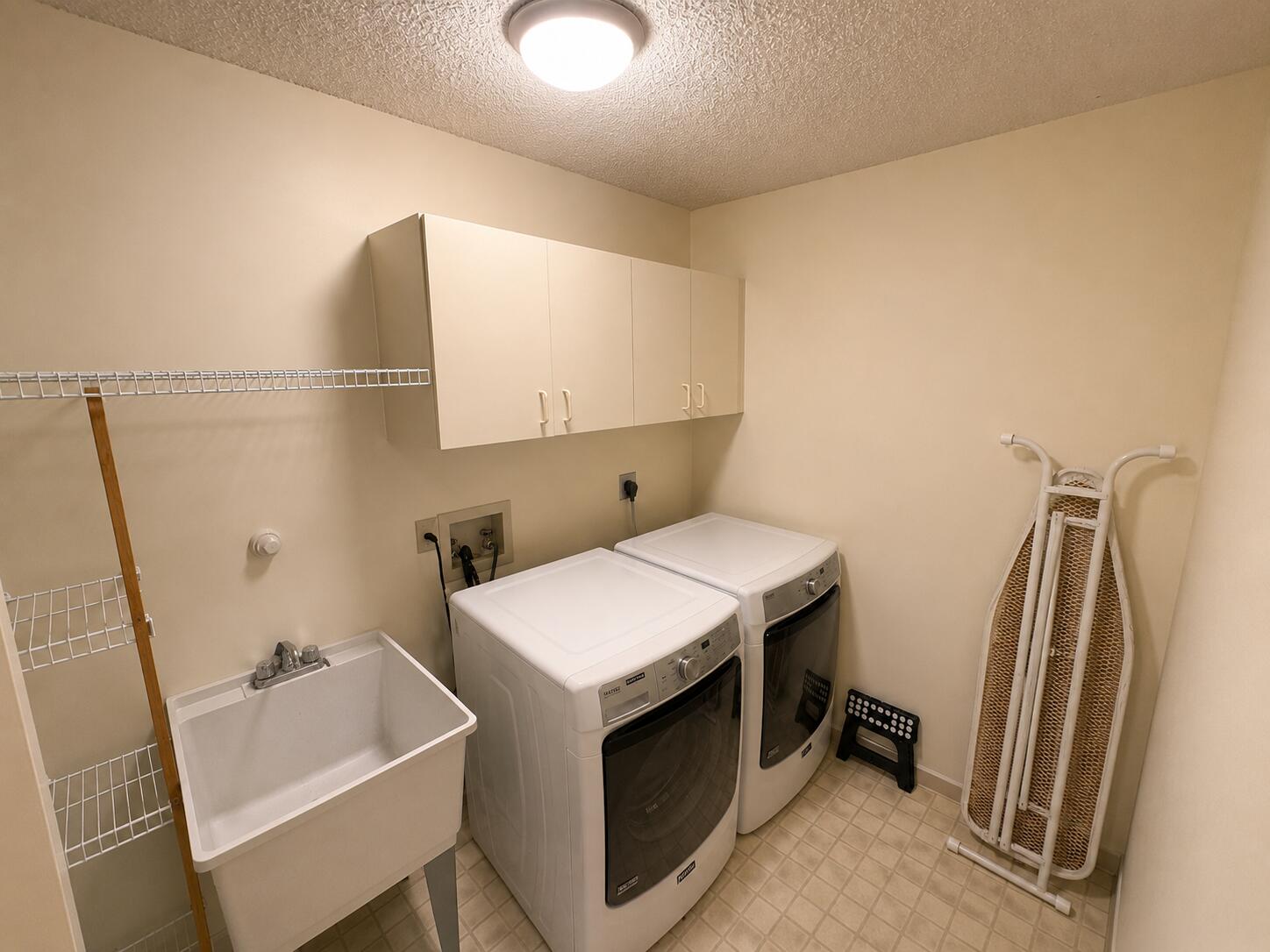 22359 Martella Avenue Boca Raton, FL 33433 - Photo 16 of 17 Laundry